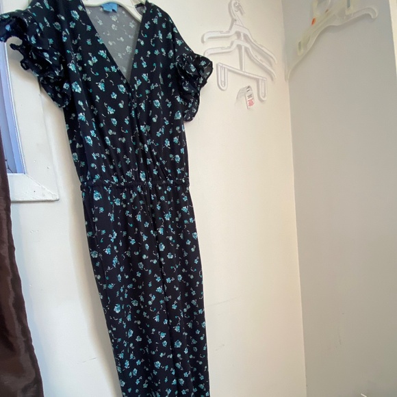 Flowered patterned jumpsuit - Picture 1 of 4
